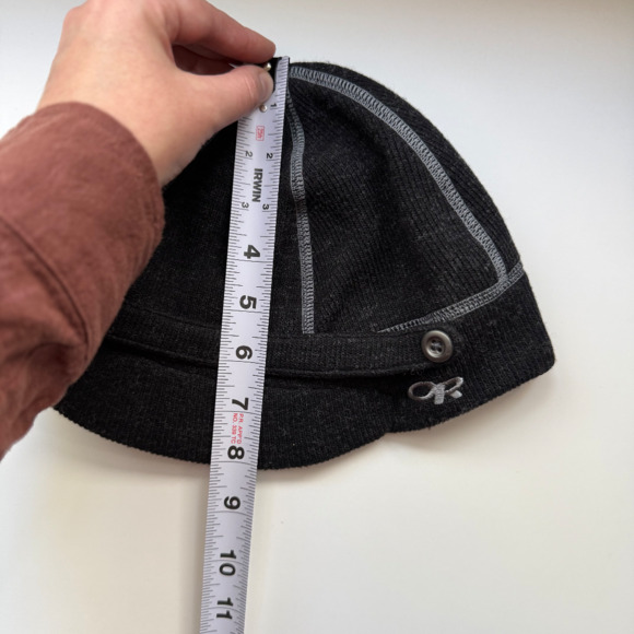 Outdoor Research Flurry Cap Beanie with Visor Women's Size Large/XL in Black - Picture 4 of 12